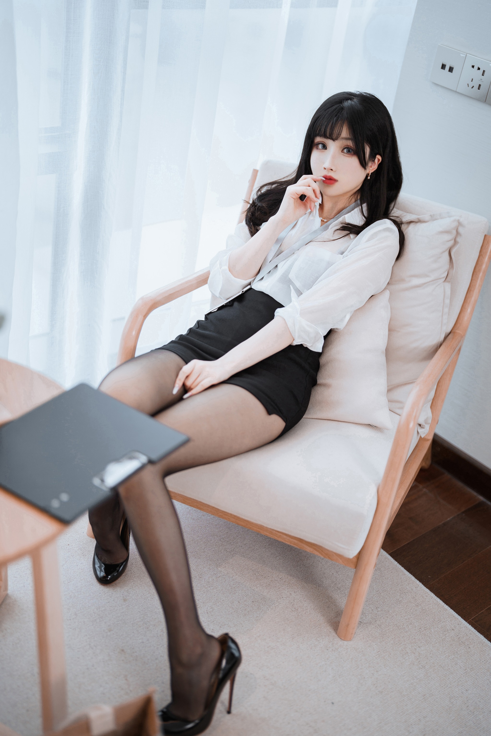 rioko凉凉子 - NO.093 面饼仙儿 黑丝ol制服双人 [102P11V]-XikXak